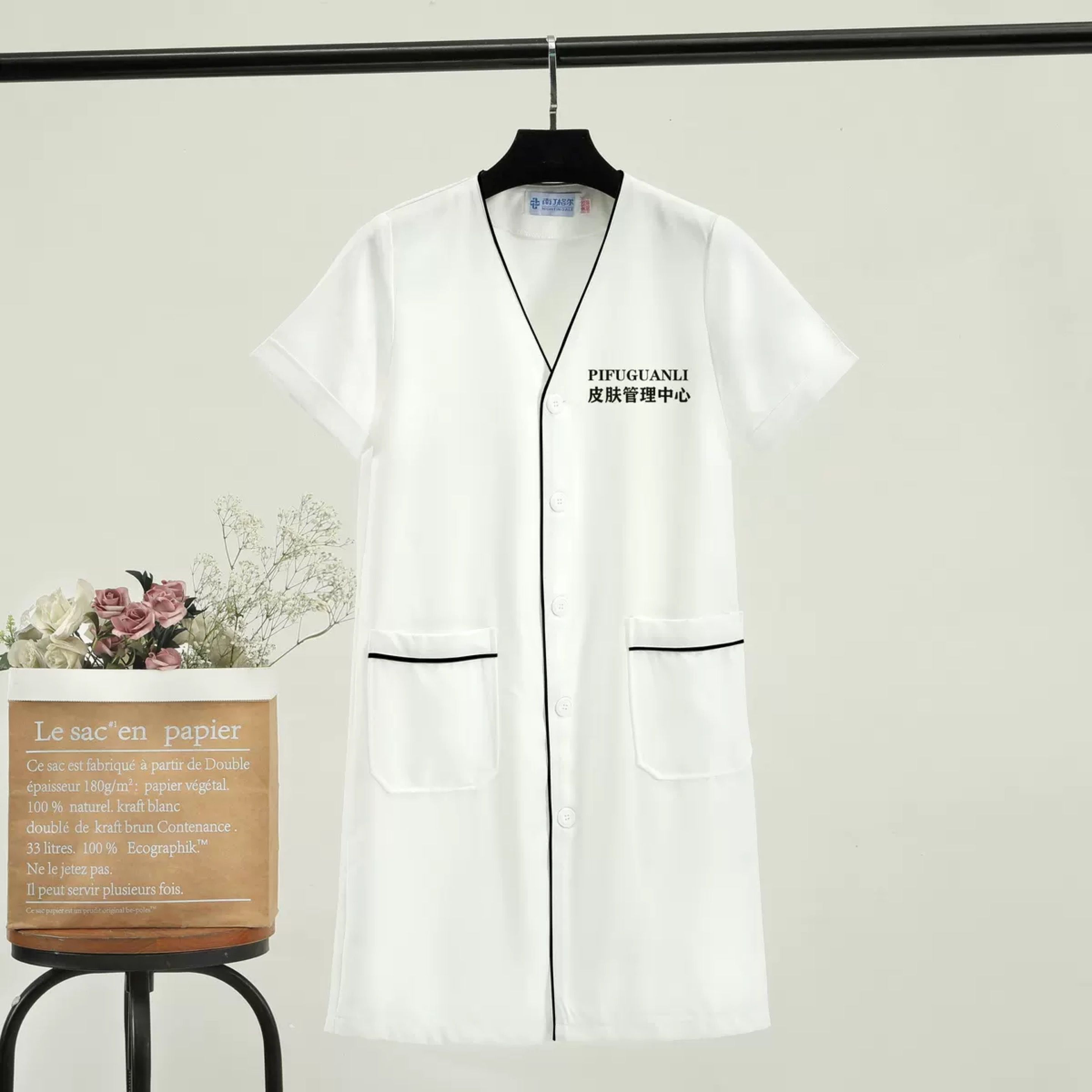 white plus size Salon grooming - Medical Lab Logo recensie en prijs